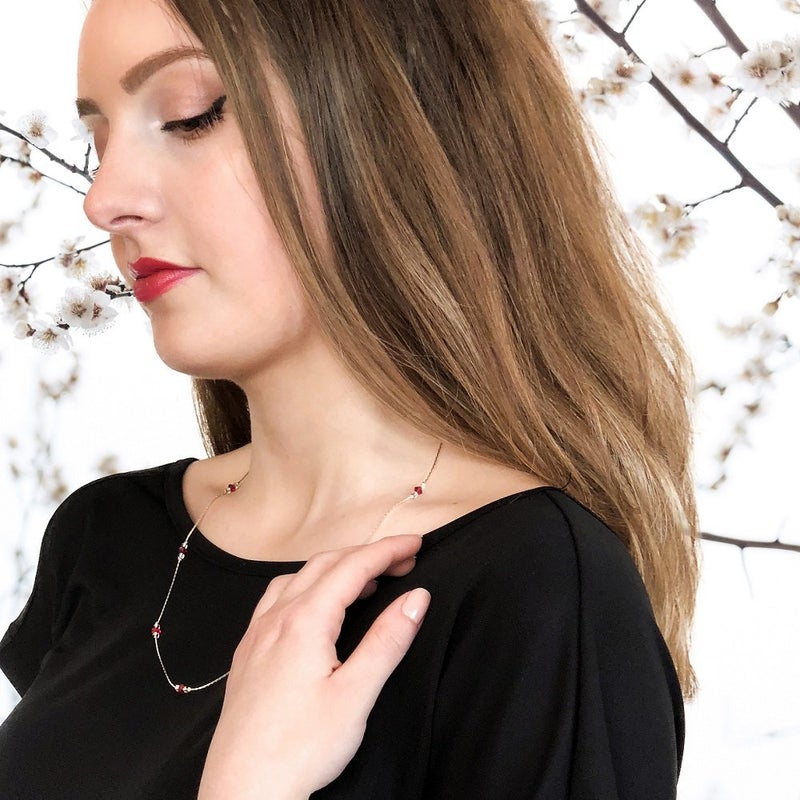 ميرابيلا قلادة وأقراط وسوار مطلي بالفضة الإسترلينية مرصعة بكريستال سواروفسكي، مع علبة هدايا (قلادة) - Image 5