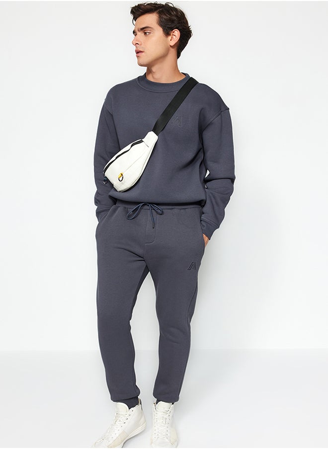 trendyol Anthracite Men's Regular/Regular Cut, Letter Embroidered Sweatpants.  - Image 3