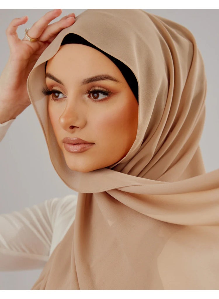 طقم حجاب شيفون فاخر من BLOOM – 4 قطع للنساء | ناعم، خفيف الوزن، وقابل للتنفس بالألوان: الأبيض، البني الشوكولاتة، البيج النيود، وسيينا - Image 5