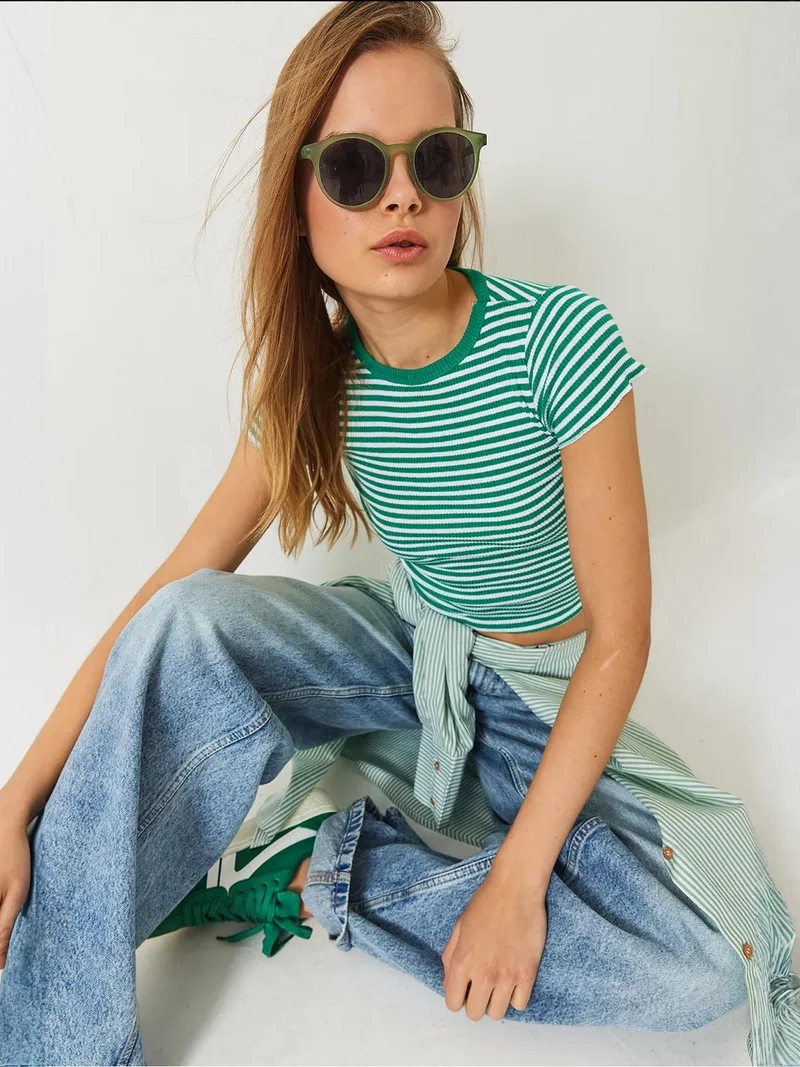 Bianco Lucci LUCCI Striped Ribbed Crop Top with Crew Neck