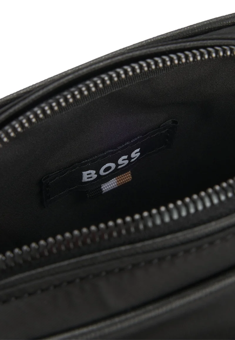 بوس Twill reporter bag with Double B monogram