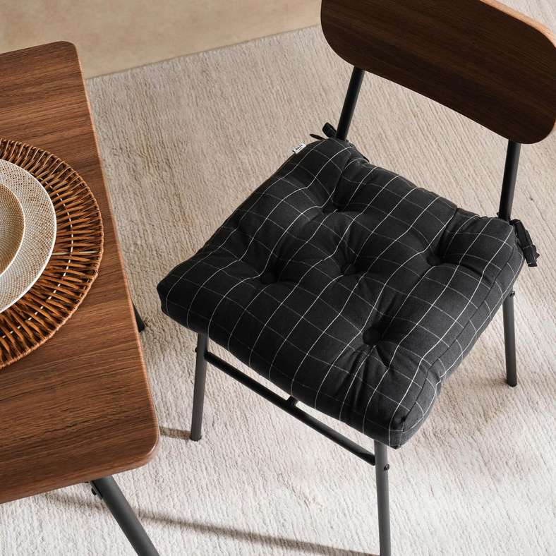 Serene Check Chairpad 40x40x7cm - Black