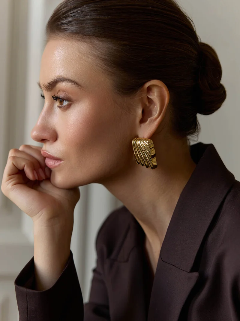 Lichi  Chunky stud earrings with a ribbed texture for Women | Best Price UAE