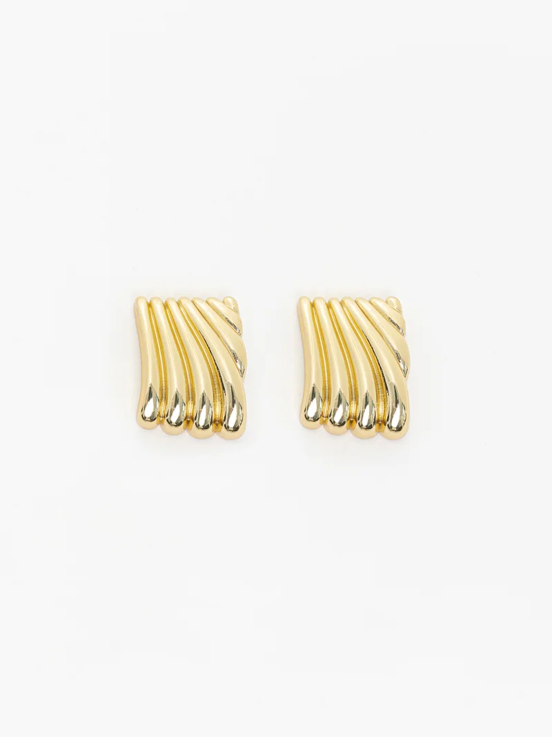Lichi  Chunky stud earrings with a ribbed texture for Women | Best Price UAE