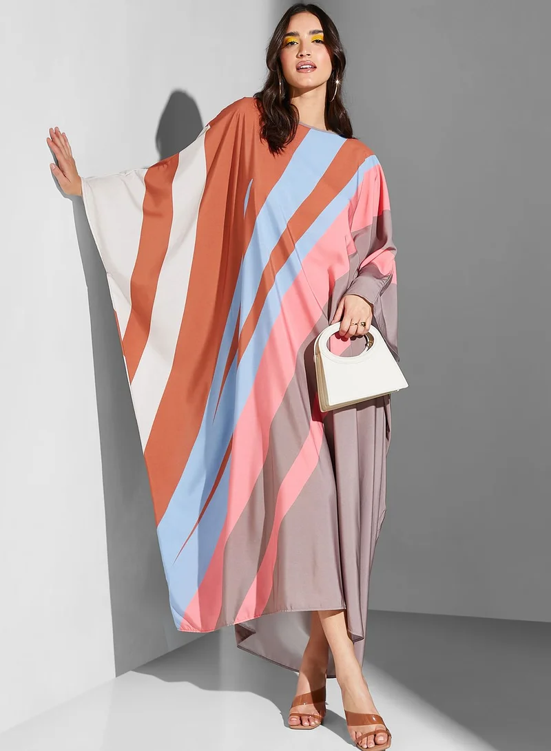 Namshi x Modanisa Color Block Cape Sleeve Abaya