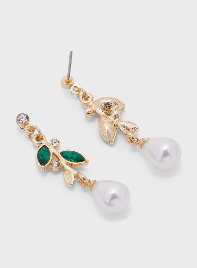 ايلا ليمتد اديشن Leaf Detail Pendant Pearl Necklace & Drop Earring Set