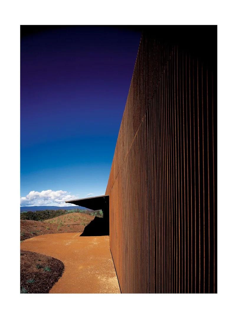 Phaidon Elemental Living - Architecture Book