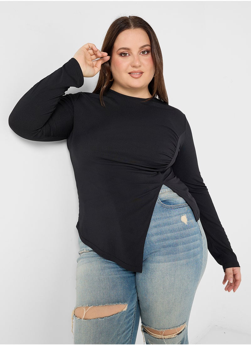 Ginger Plus - Ruched Fitted Long Sleeves Assymetric Top - Image 1