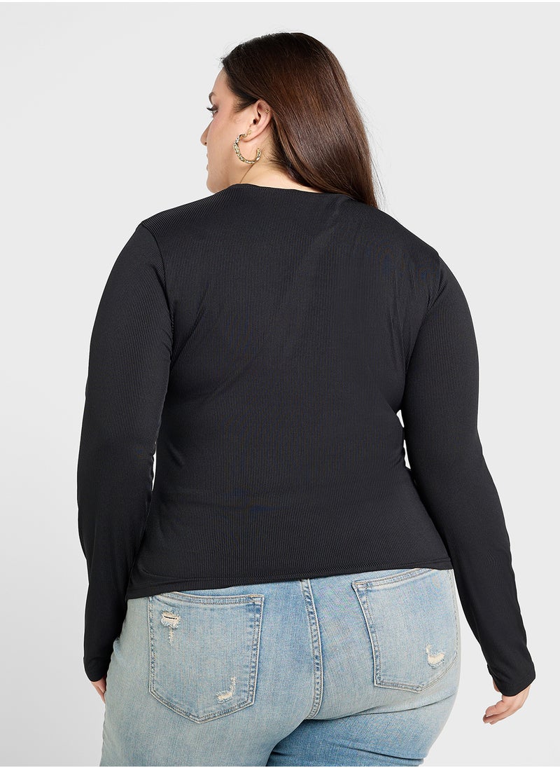 Ginger Plus - Ruched Fitted Long Sleeves Assymetric Top - Image 1