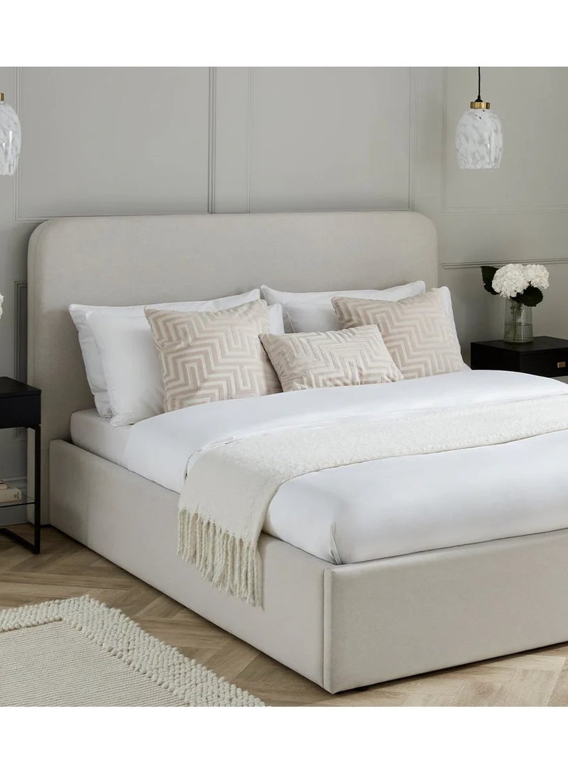 ملاذ هاوس سرير مبطن بأزرار - MZBDN02-OFW-160 سم - مصنوع من قماش ناعم مع لوح رأس مبطن بأزرار - 160 سم - الأبعاد: ارتفاع 120 سم × طول 195 سم - طول 195 سم × ارتفاع 120 سم × عرض 160 سم - Image 4