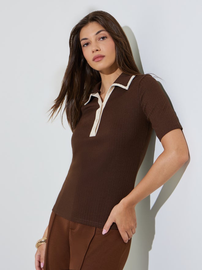 Styli Brown Fitted Knit Top with Short Sleeves - Image 3