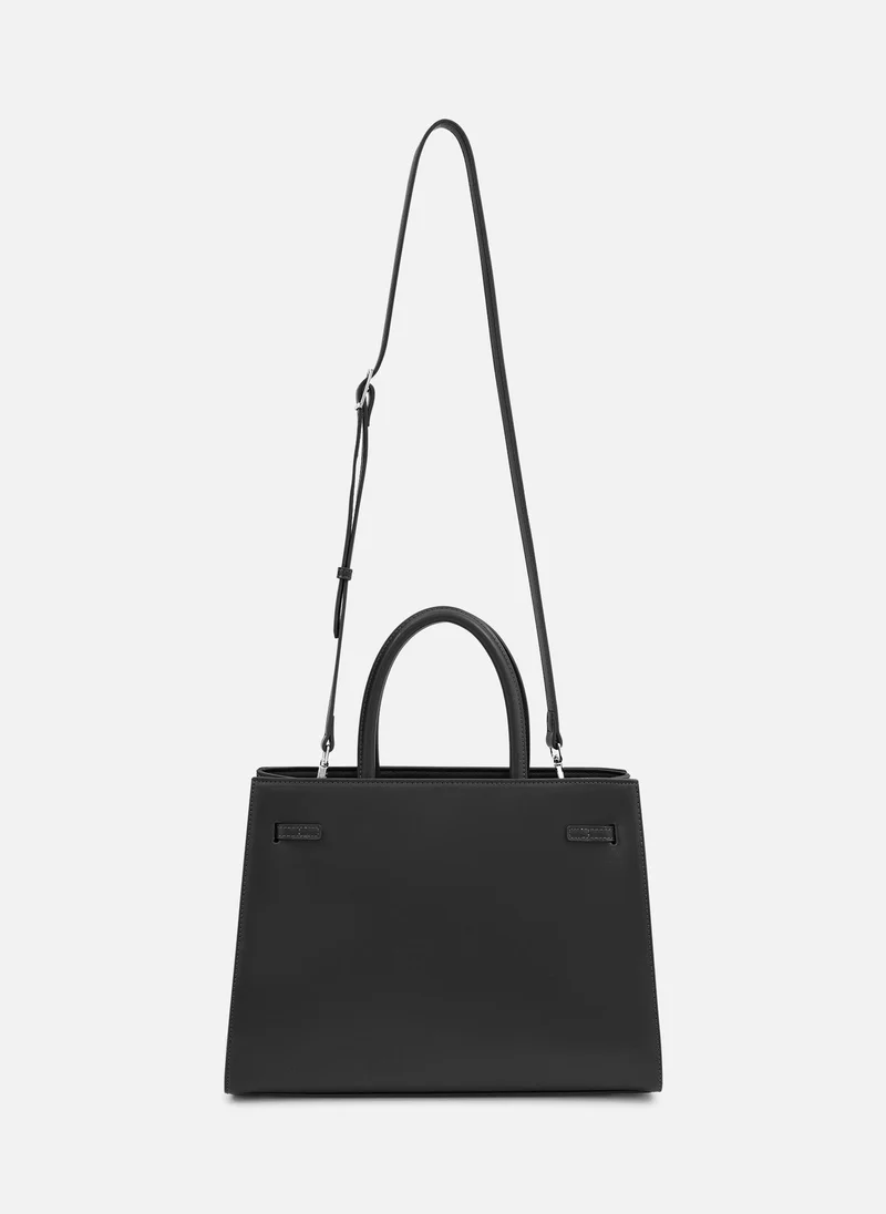 ليتشي حقيبة مستطيلة مع حزام مزخرف