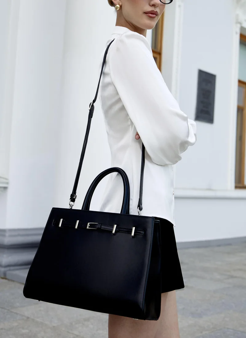 ليتشي حقيبة مستطيلة مع حزام مزخرف