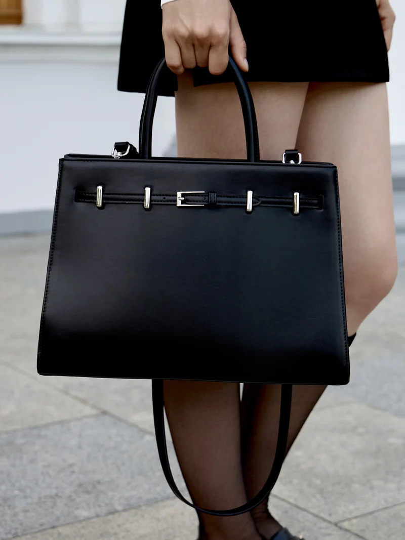 Lichi Rectangular bag with decorative strap