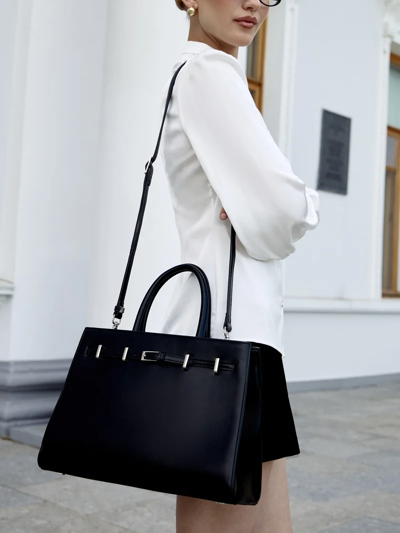 Lichi Rectangular bag with decorative strap