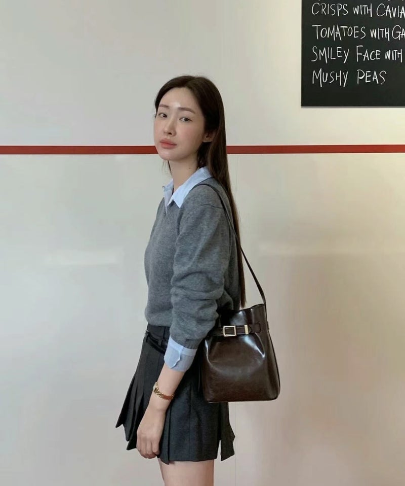 Ins K-Style Niche Bucket Bag Oil Waxed Cowhide Tote Bag High-End Commuter Shoulder Crossbody Bag - Image 1