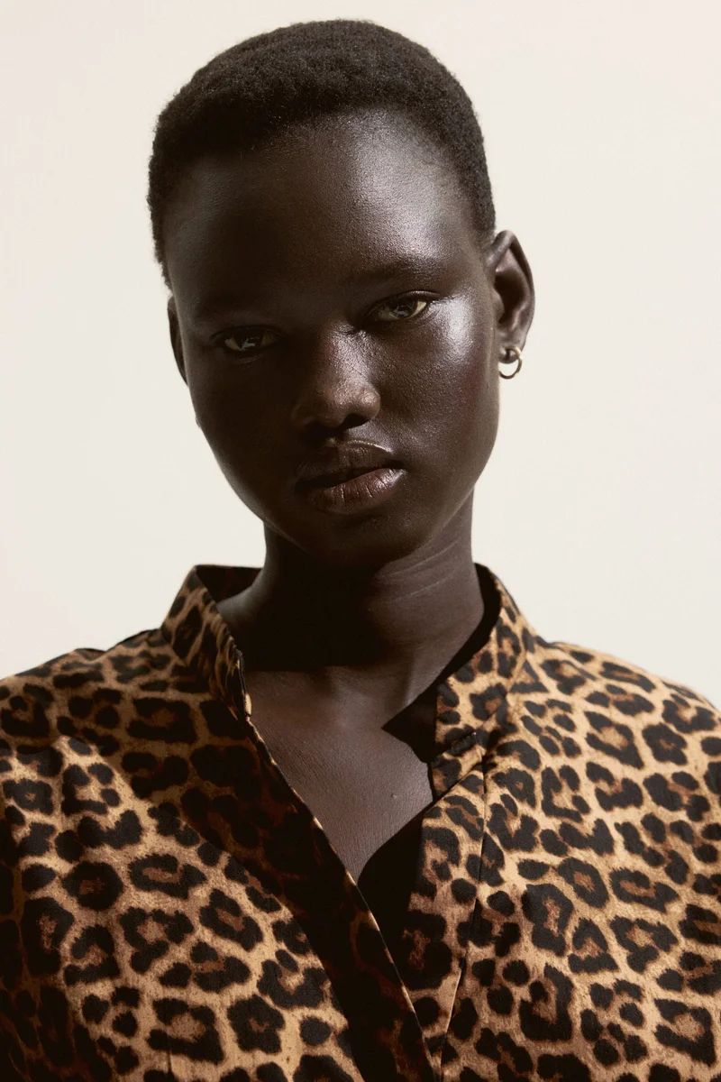 اتش اند ام فستان من البوبلين بحافة واسعة