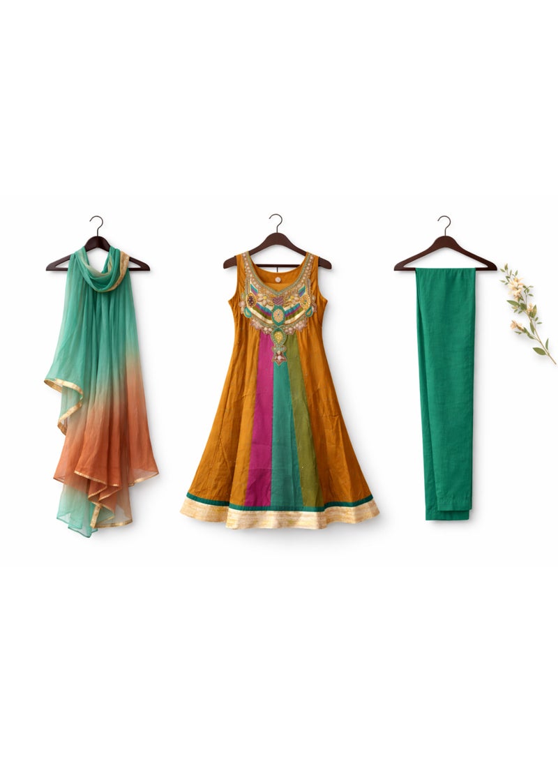 جوليتي إل إل سي طقم فستان تقليدي للبنات | عمر 15–16 سنة | 3 قطع مع شال (فستان، بنطال ووشاح) | متعدد الألوان أخضر وبرتقالي - Image 2