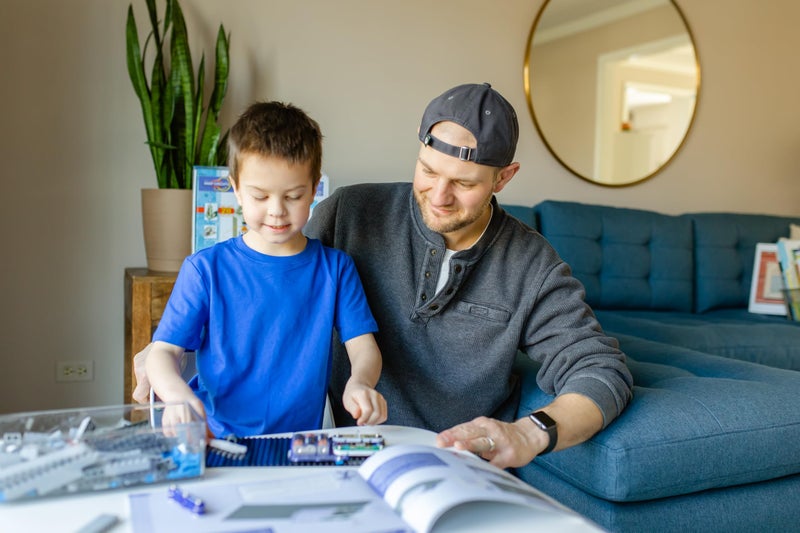 Snap Circuits BRIC: Structures | Brick & Electronics Exploration Kit | Over 20 Stem & Brick Projects | Full Color Project Manual | 20 Parts | 75 BRIC-2-Snap Adapters | 140+ BRICs - Image 4