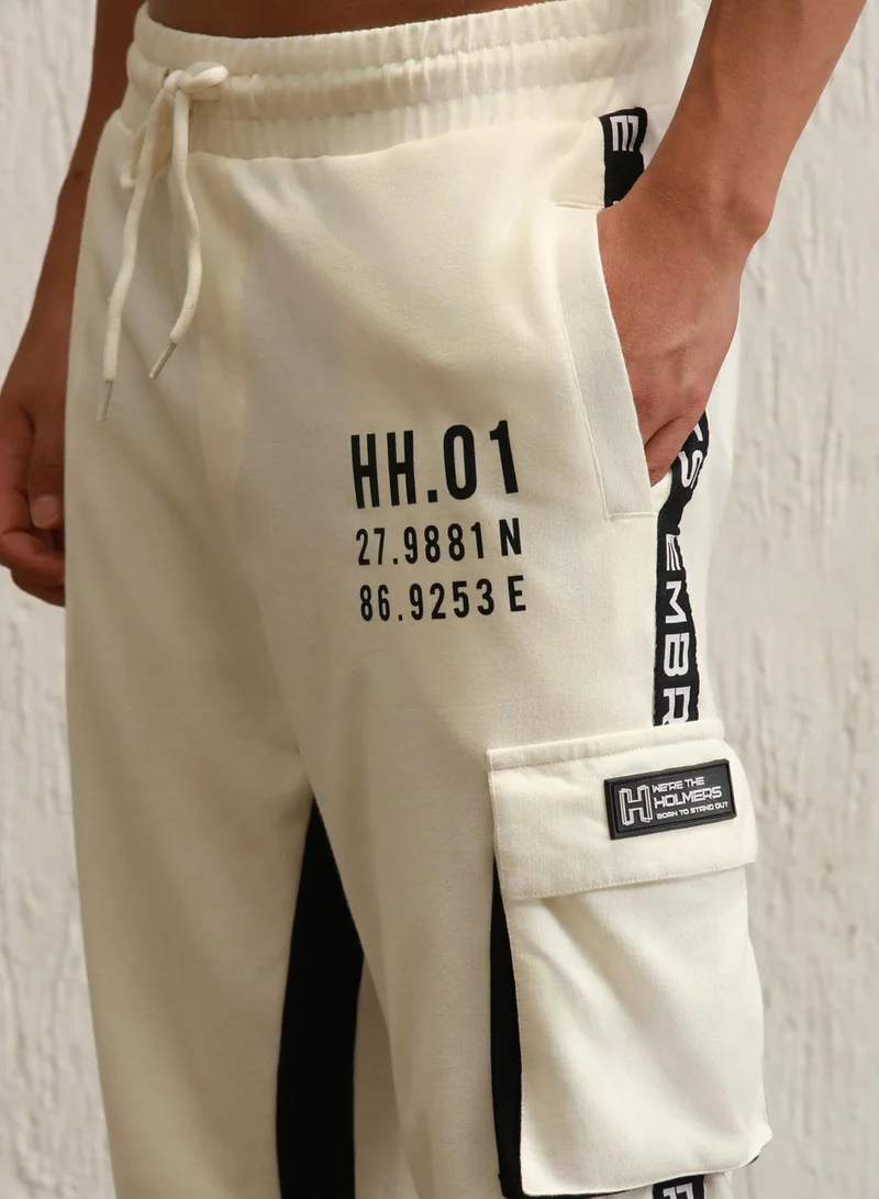 Hubberholme Men's White Cotton Blend Printed Full Length Cargo Regular Fit Trouser