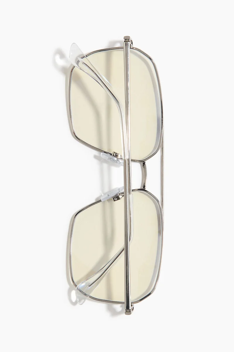 اتش اند ام نظارات للضوء الأزرق