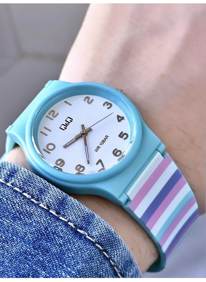 Q&Q - Women's Waterproof Plastic Band Wristwatch - Image 1
