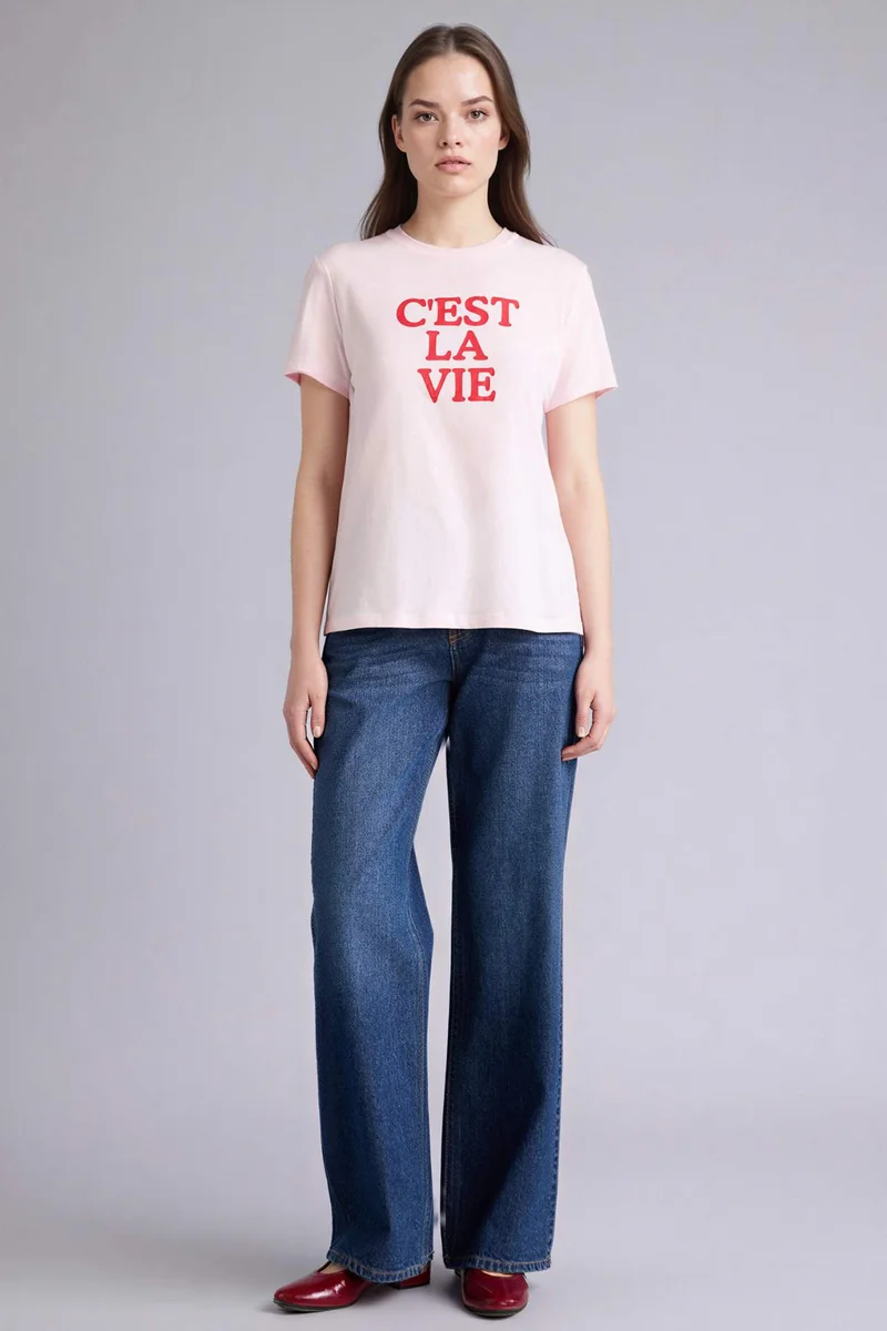 ديفاكتو Regular Fit Crew Neck Slogan Short Sleeve T-Shirt
