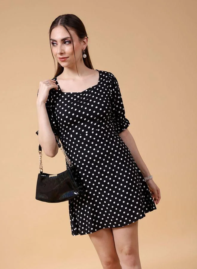 مرفوعة Women Fit and Flared Casual Polka Dot Sweetheart Neck Dress