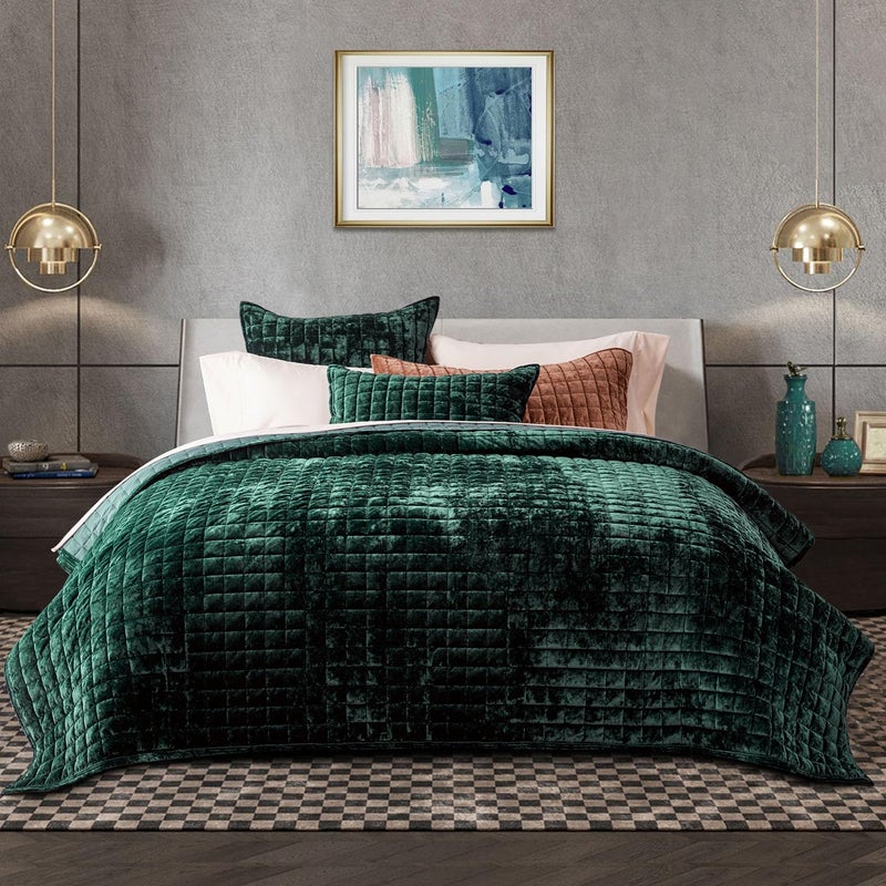 RECYCO Luxury Velvet Quilt Set King Size Bedding Sets, Ultra Soft Velvet Comforter Set, Lightweight Channel Box Stitch Oversized Bedspread Coverlet for All Season, with 2 Shams, Emerald Green - Image 1