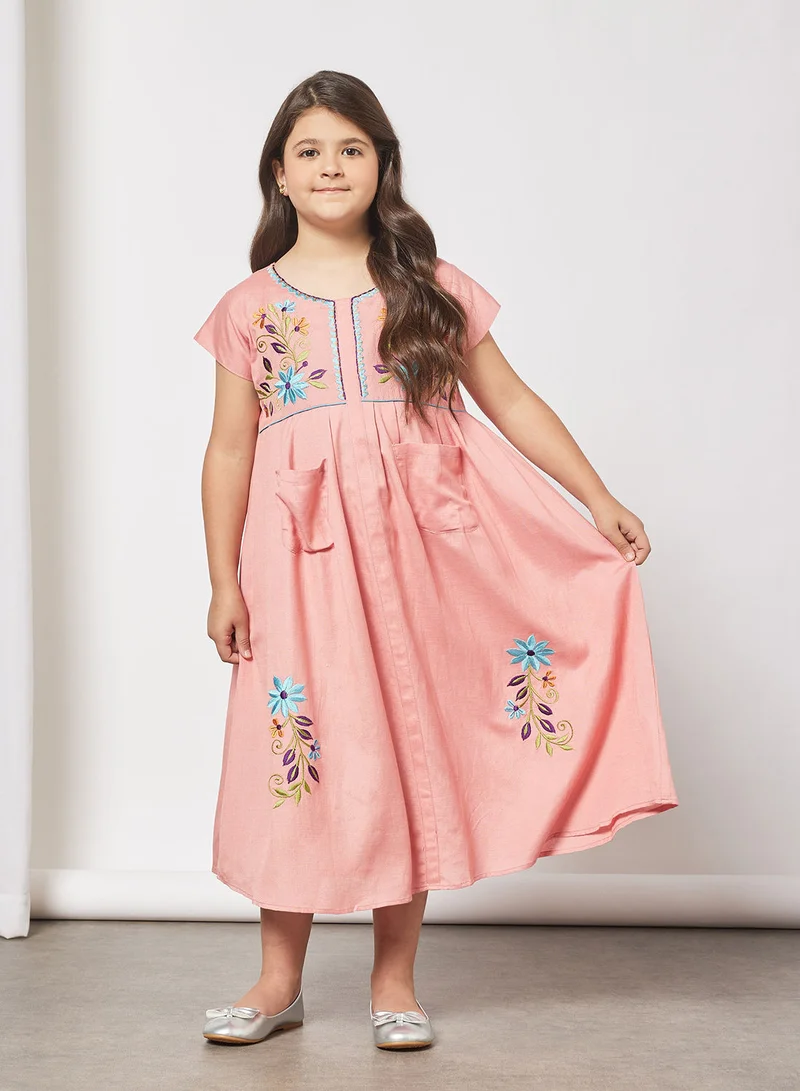 HANA & SARA Kids Embroidered Detail Jalabiya