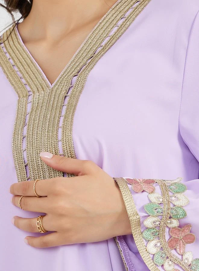 Styli Floral Lace Trim Detail V Neck Jalabiya
