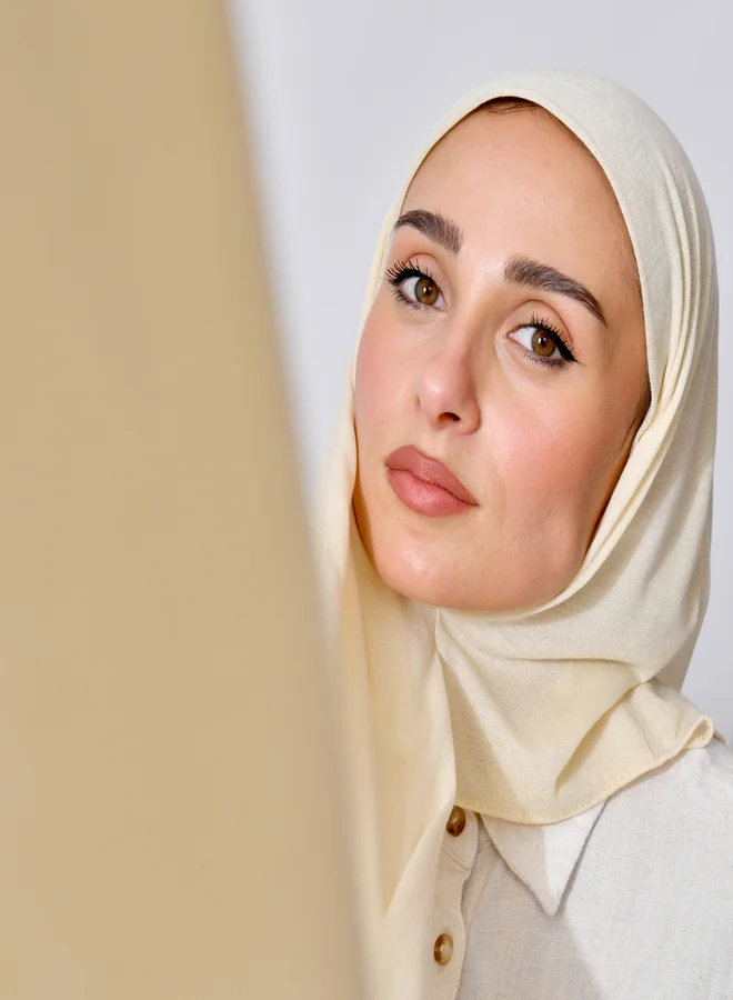 عبايات حوراء شال قطني بطول ثلاثة أرباع مبطن من الأمام بخياطة - كريمي فاتح