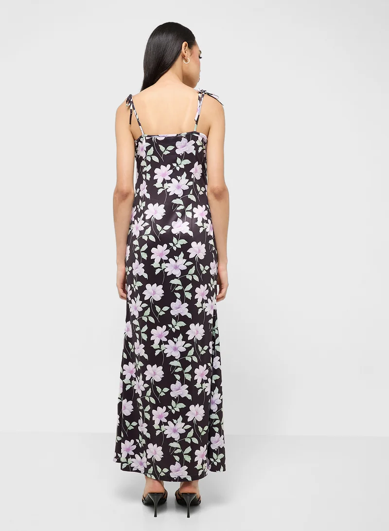جينجر Floral Print Maxi Dress
