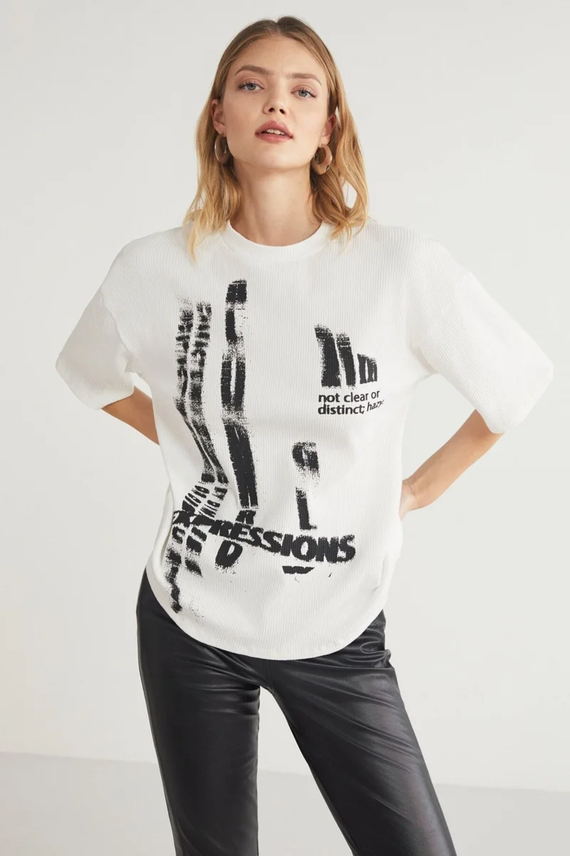 GRIMELANGE Rusia Women's Crew Neck Printed Short Sleeve White T-Shirt