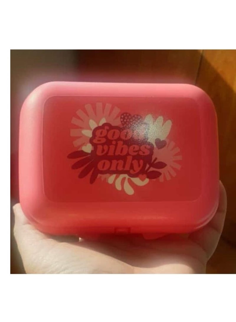 Tupperware Sandwich Keeper - Image 2