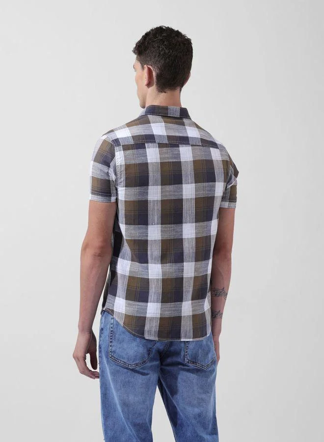 The Indian Garage Co Men Slim Fit Checked Cutaway Collar Half Sleeves Shirt