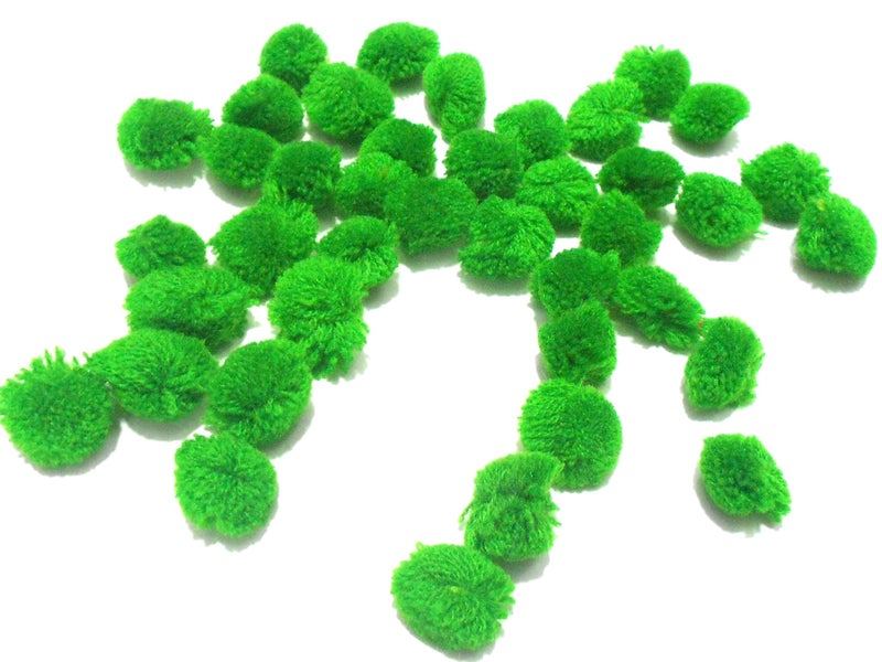 Pom Pom Balls for Crafts,Decorations,Jewellery Making,Accessories,Bags. Pack of 100 Green Balls 2 Centimetre.