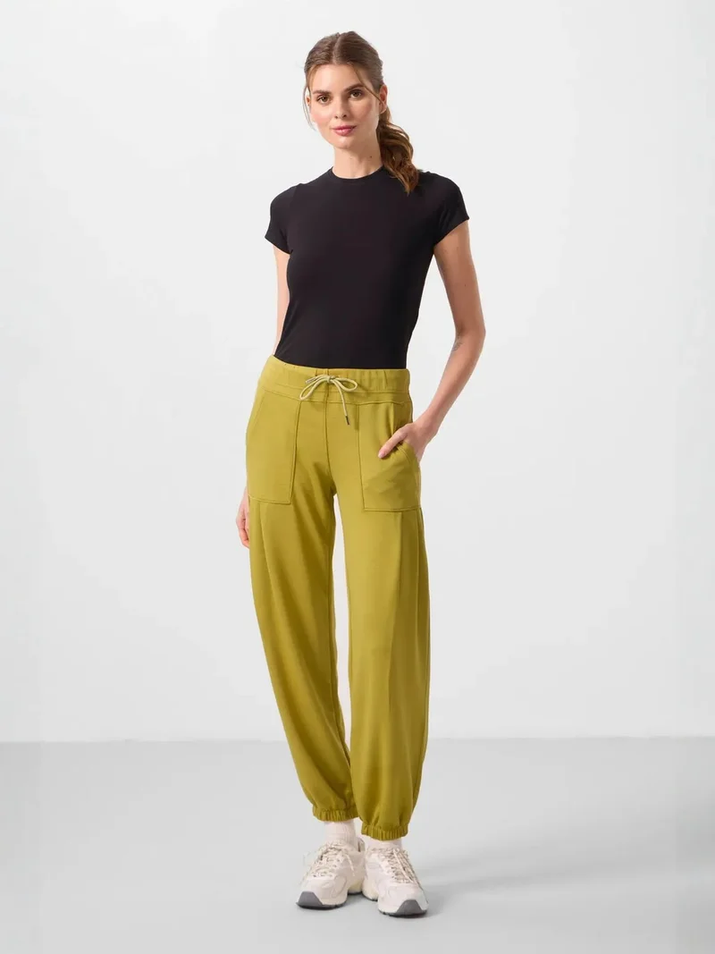 تومي لايف TOMMY Mid Waist Crepe Relaxed Pants with Pocket