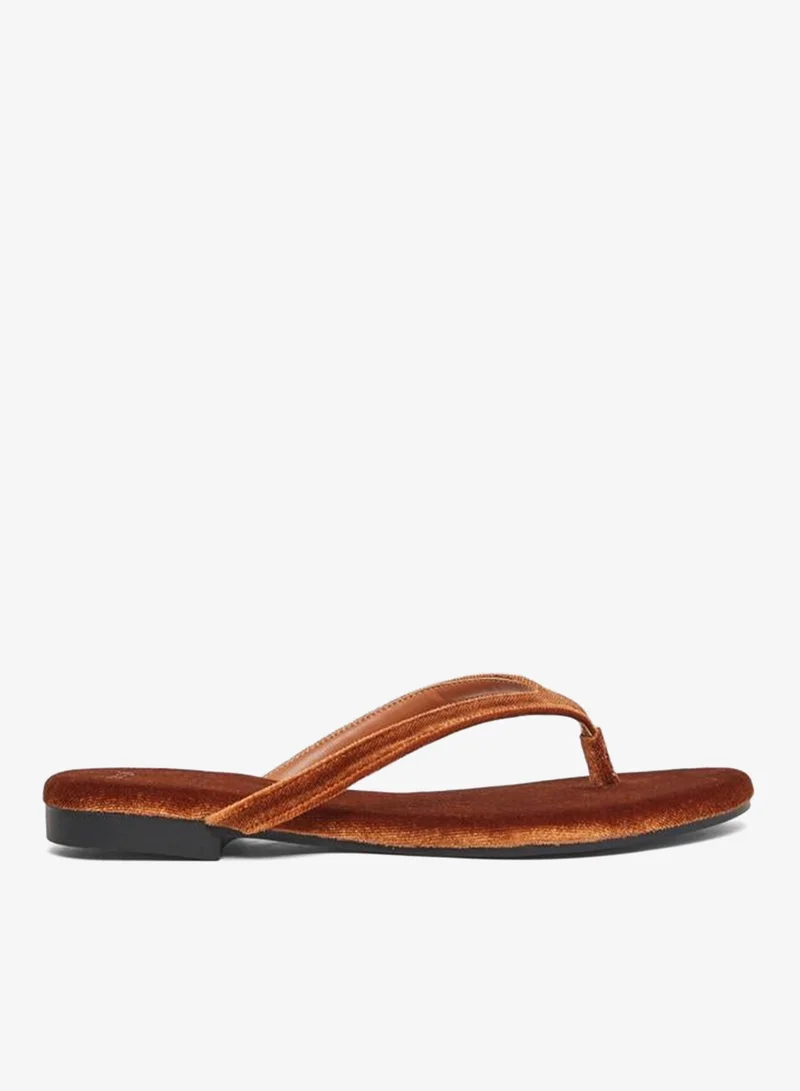 Styli Styli Tan Velvet Look Flat Sandals