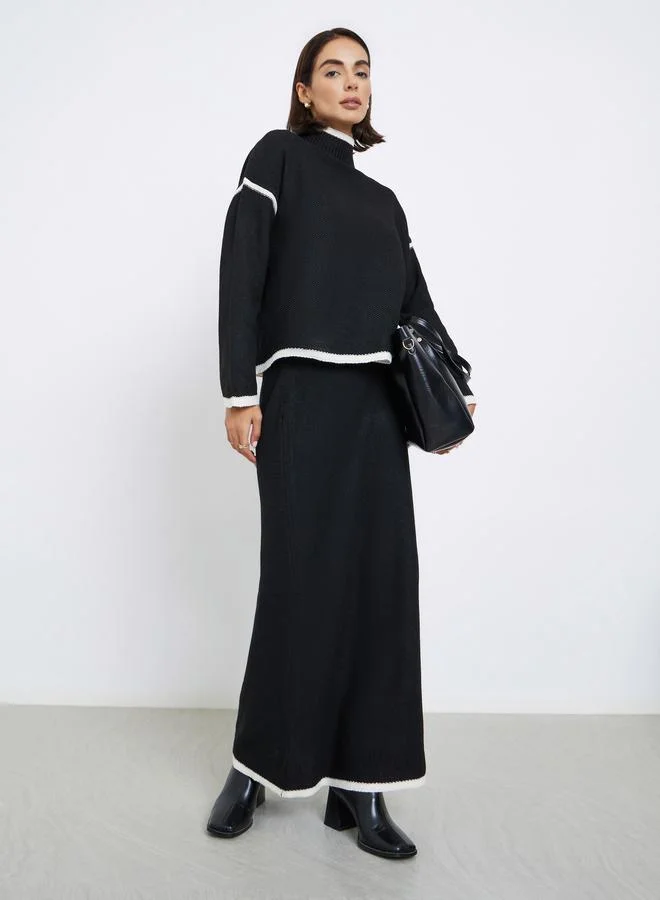 ستايلي سويتر بقصة عادية مع تفاصيل مُتباينة