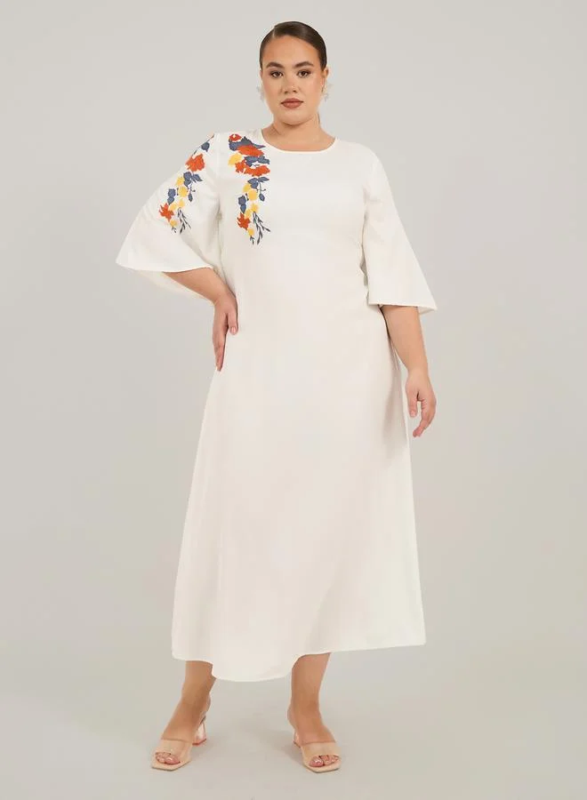 ستايلي Plus Size Embroidered 3/4 Sleeves A-Line Midi Dress