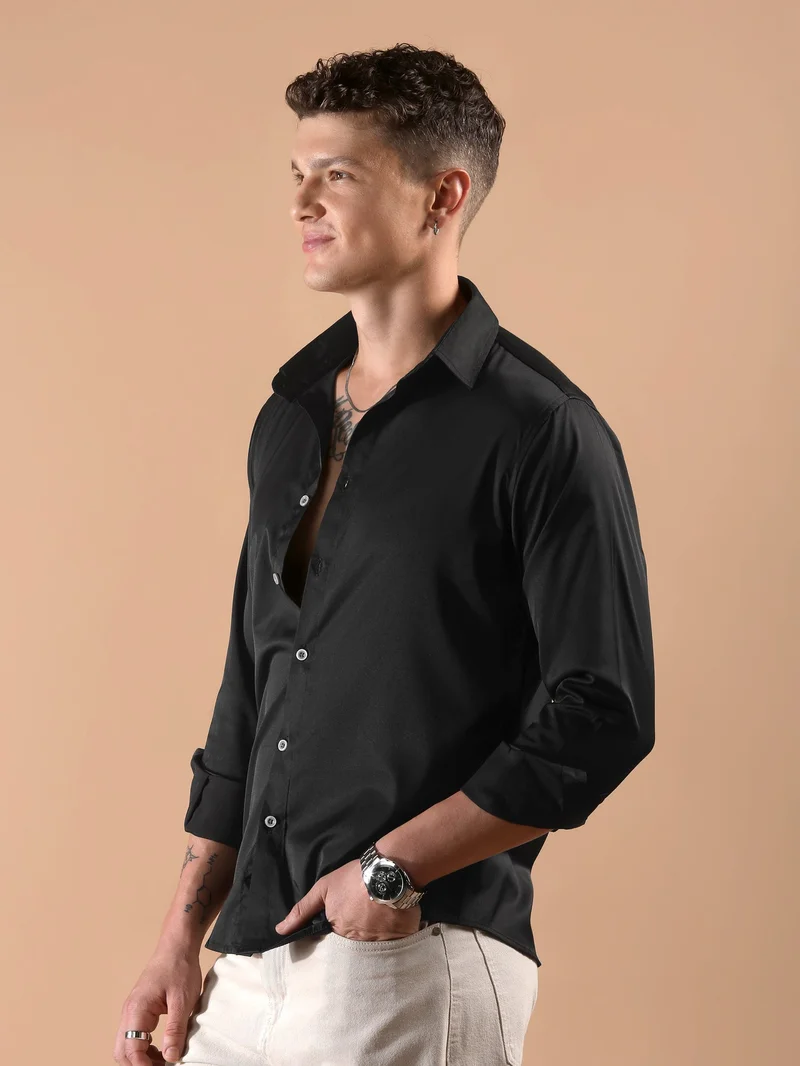 Beyoung Black Solid Regular Fit Shirt