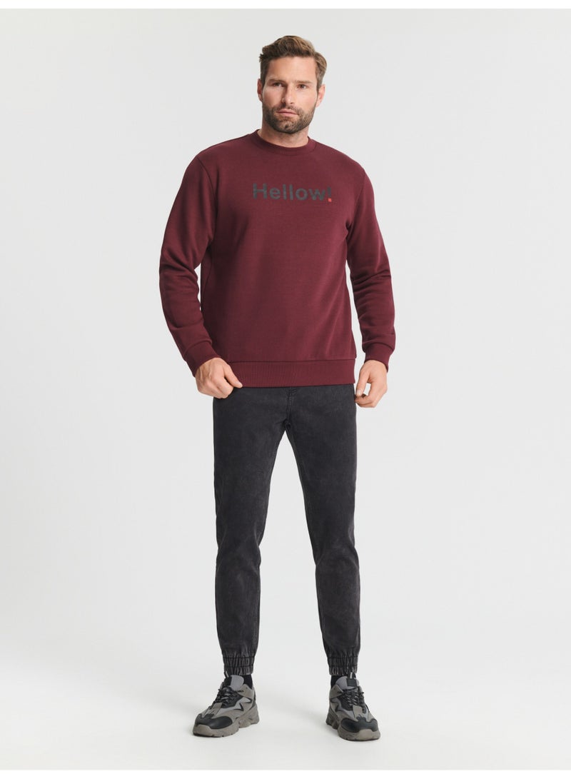 Sinsay Maroon “HELLOW!” Graphic Sweatshirt for Men – Relaxed Fit, Crew Neck, Soft Material - Image 4