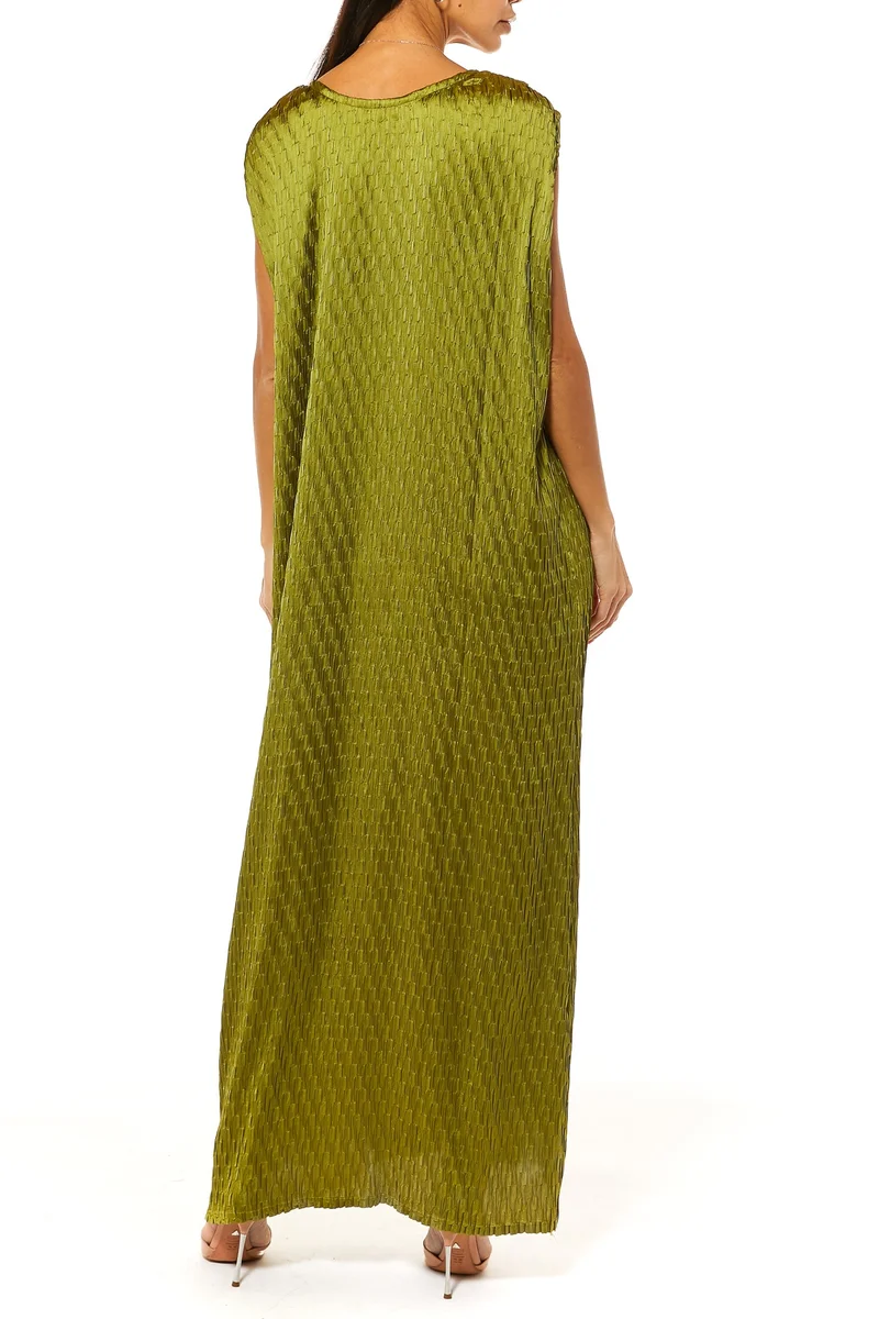 Moistreet  Crew Neck Pleated Maxi Dress for Women | Best Price UAE