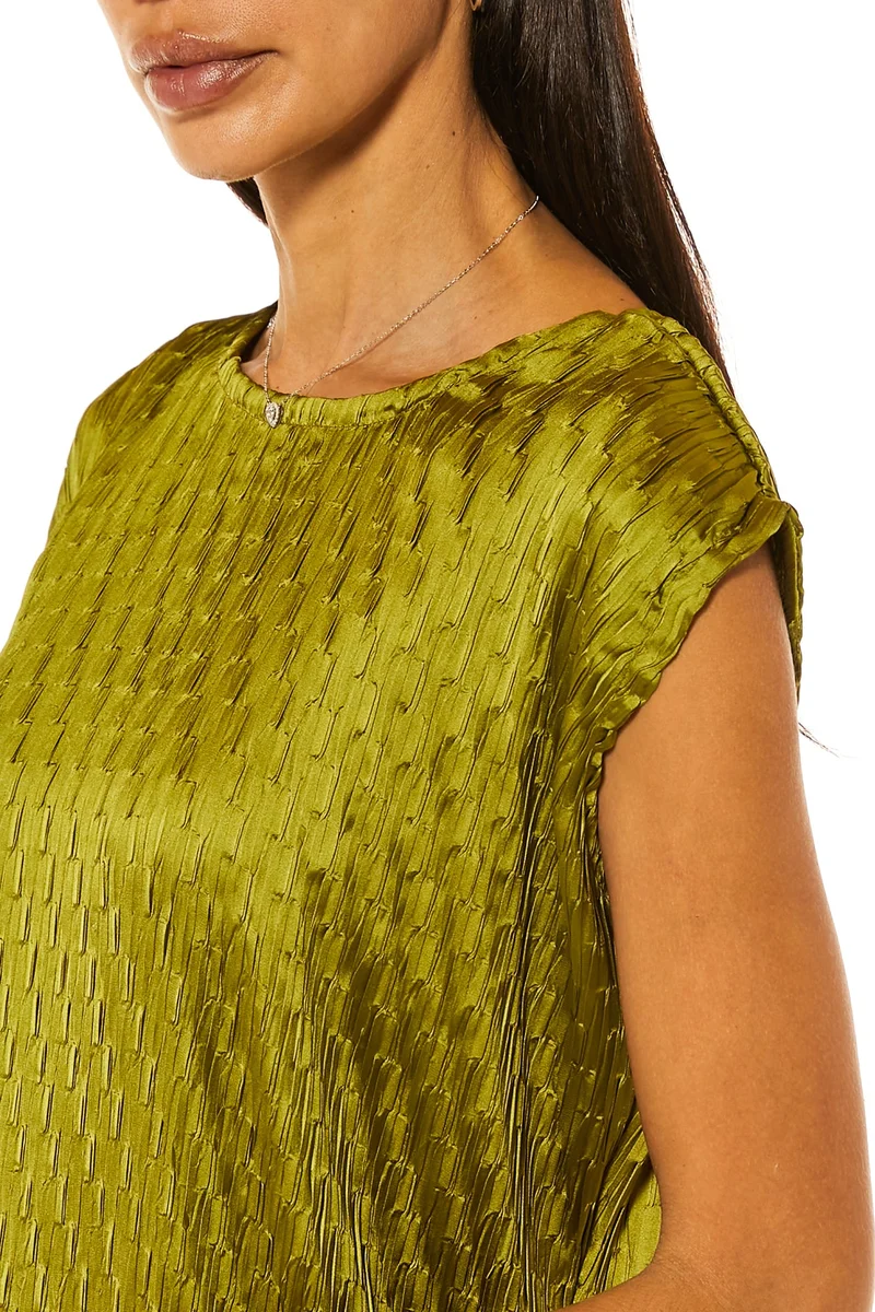 Moistreet  Crew Neck Pleated Maxi Dress for Women | Best Price UAE