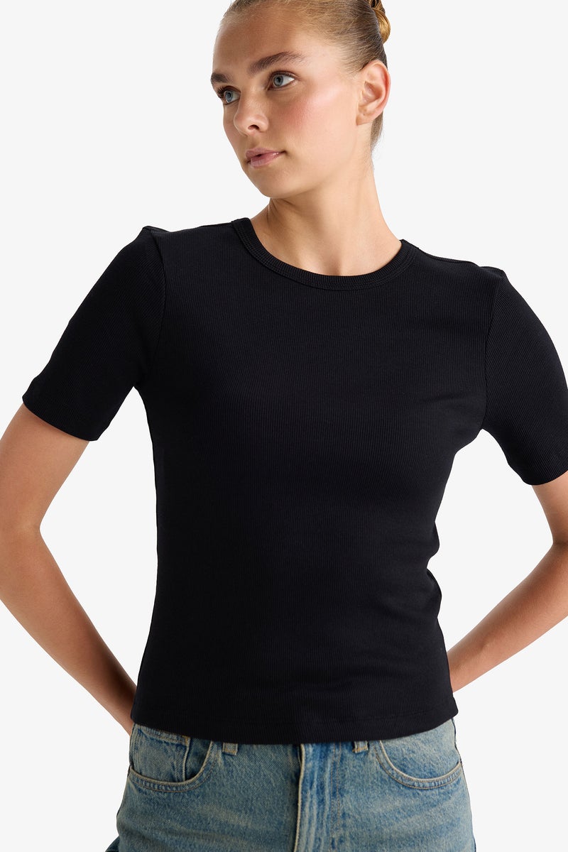 DeFacto Black Woman Slim Fit Crew Neck Short Sleeve T-Shirt Casual - Image 1