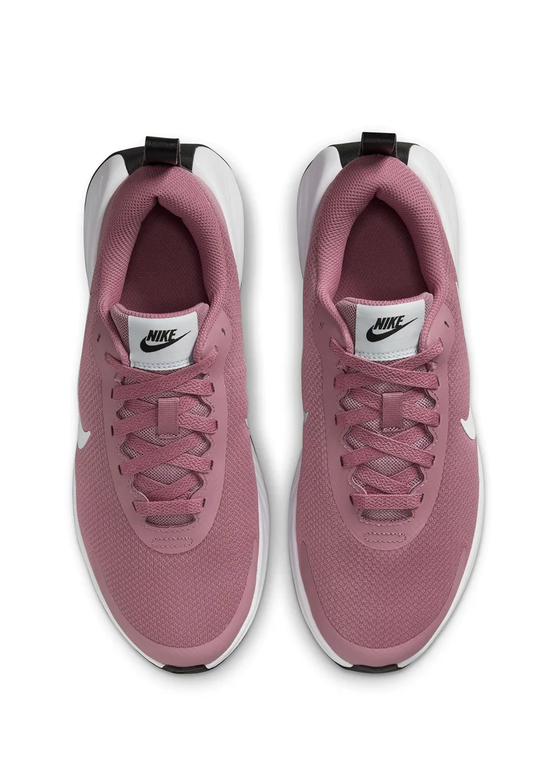Nike Legend Essential 4