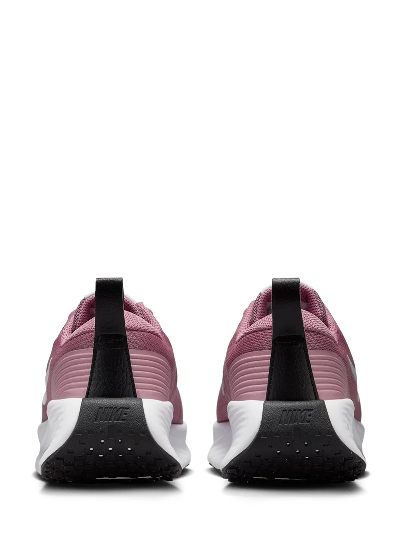 Nike Legend Essential 4