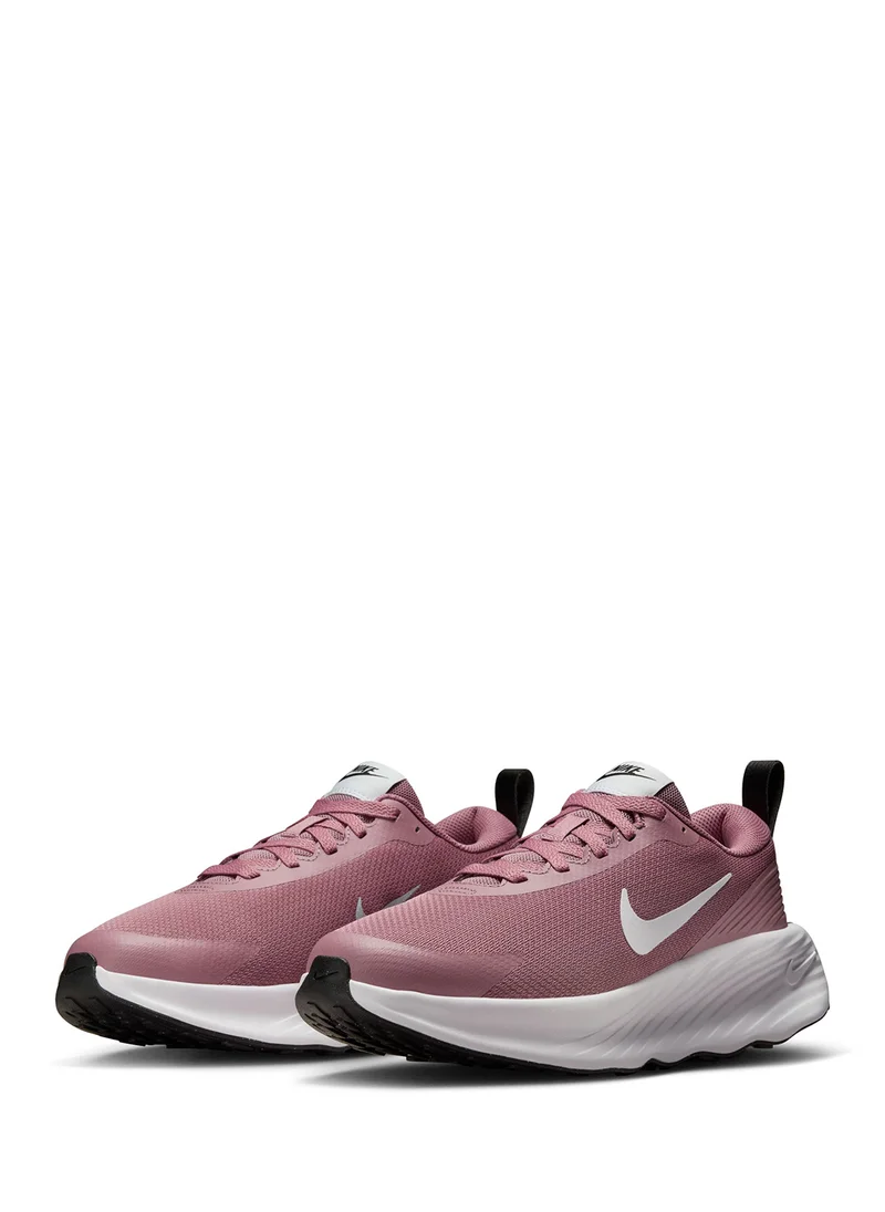 Nike Legend Essential 4