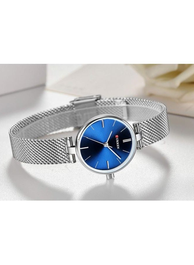 CURREN Women's Analog Round Shape Stainless Steel Wrist Watch - Image 3